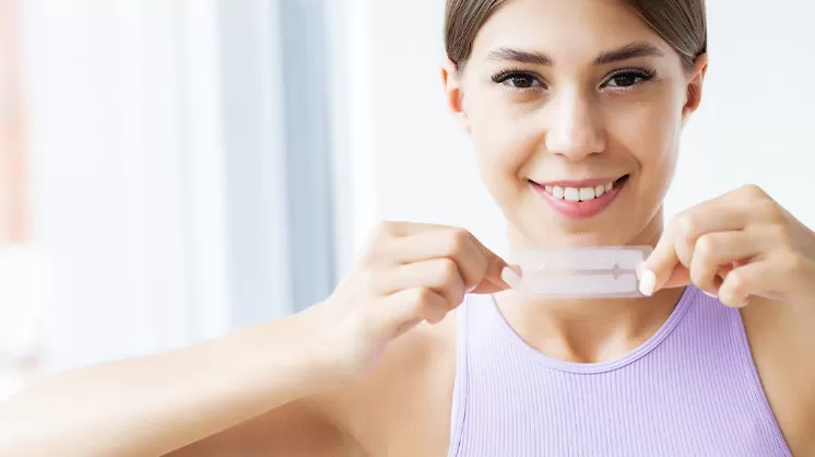 Comparing Non-Peroxide Dry Strips with Traditional Whitening Strips: What Makes Them Stand Out?