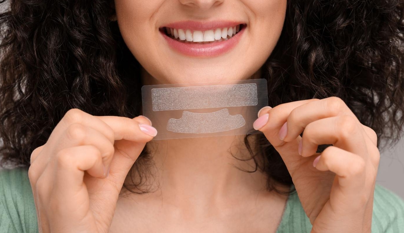 Natural vs Chemical Teeth Whitening