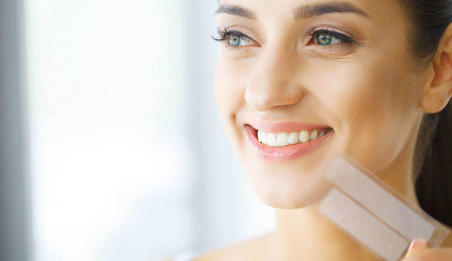 Best Whitening Strips For Sensitive Teeth In 2025