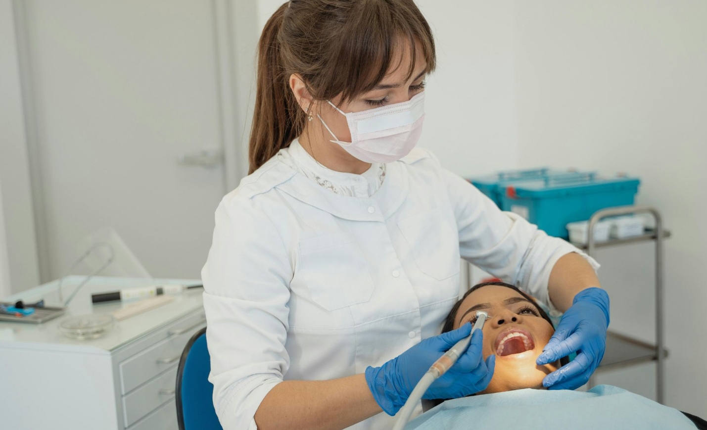 bandes blanchissantes vs stylo cliniques dentaires